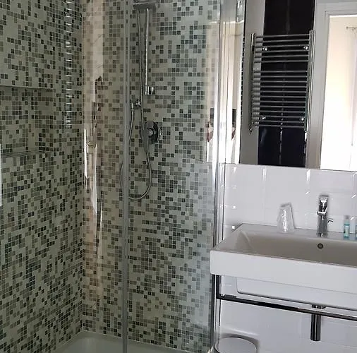 Raro Alojamento de Acomodação e Pequeno-almoço Diamante